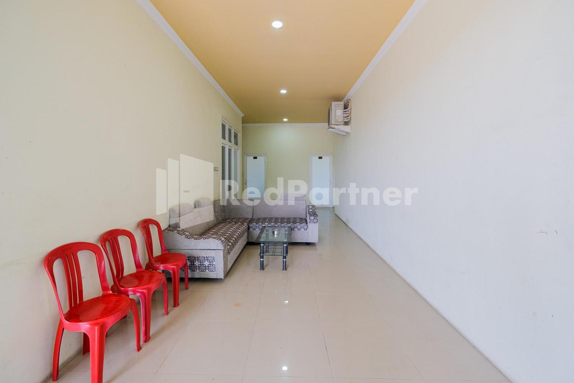 Grand Kencana Guesthouse Syariah Near Wisata Bahari Lamongan Paciran Zewnętrze zdjęcie