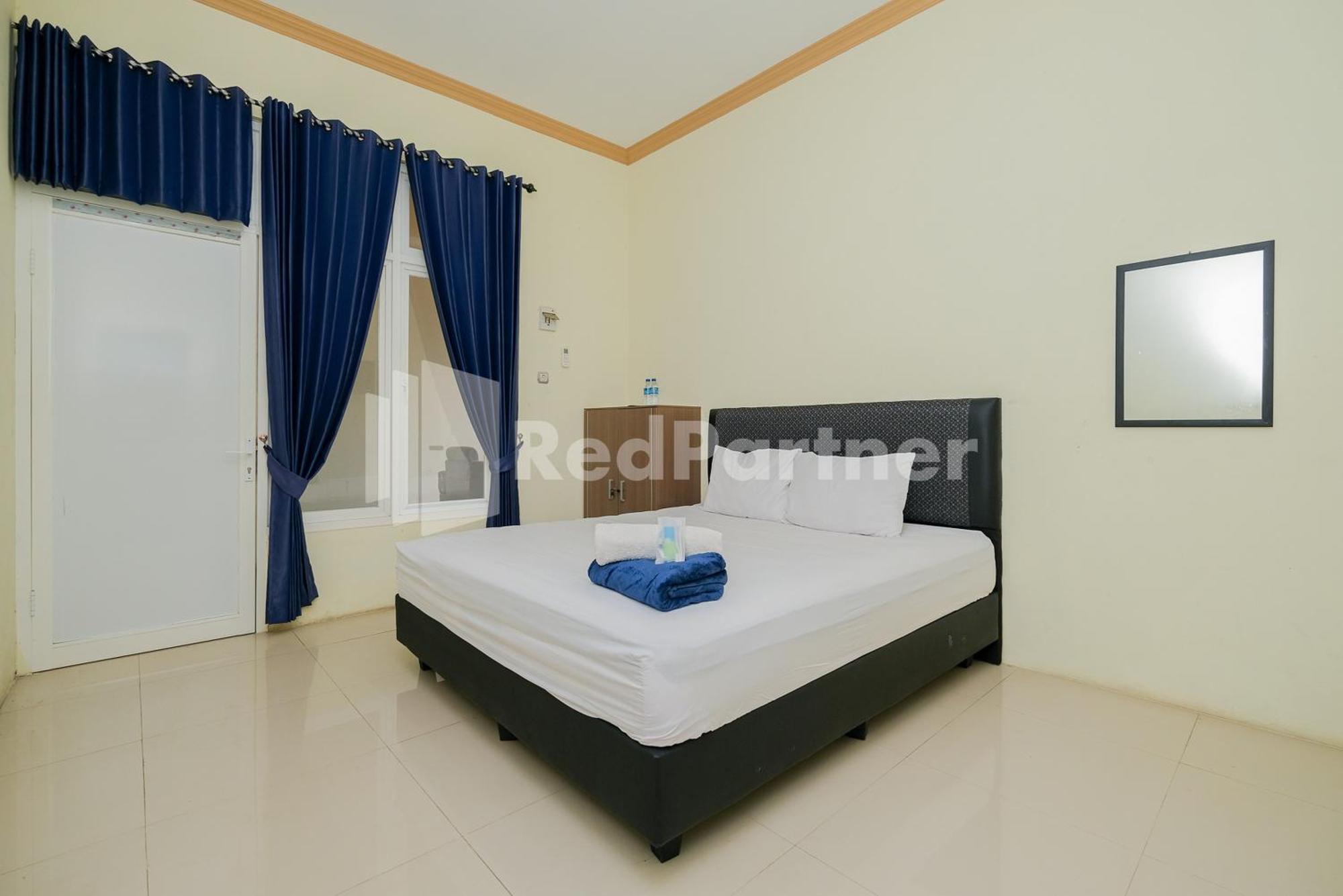 Grand Kencana Guesthouse Syariah Near Wisata Bahari Lamongan Paciran Zewnętrze zdjęcie