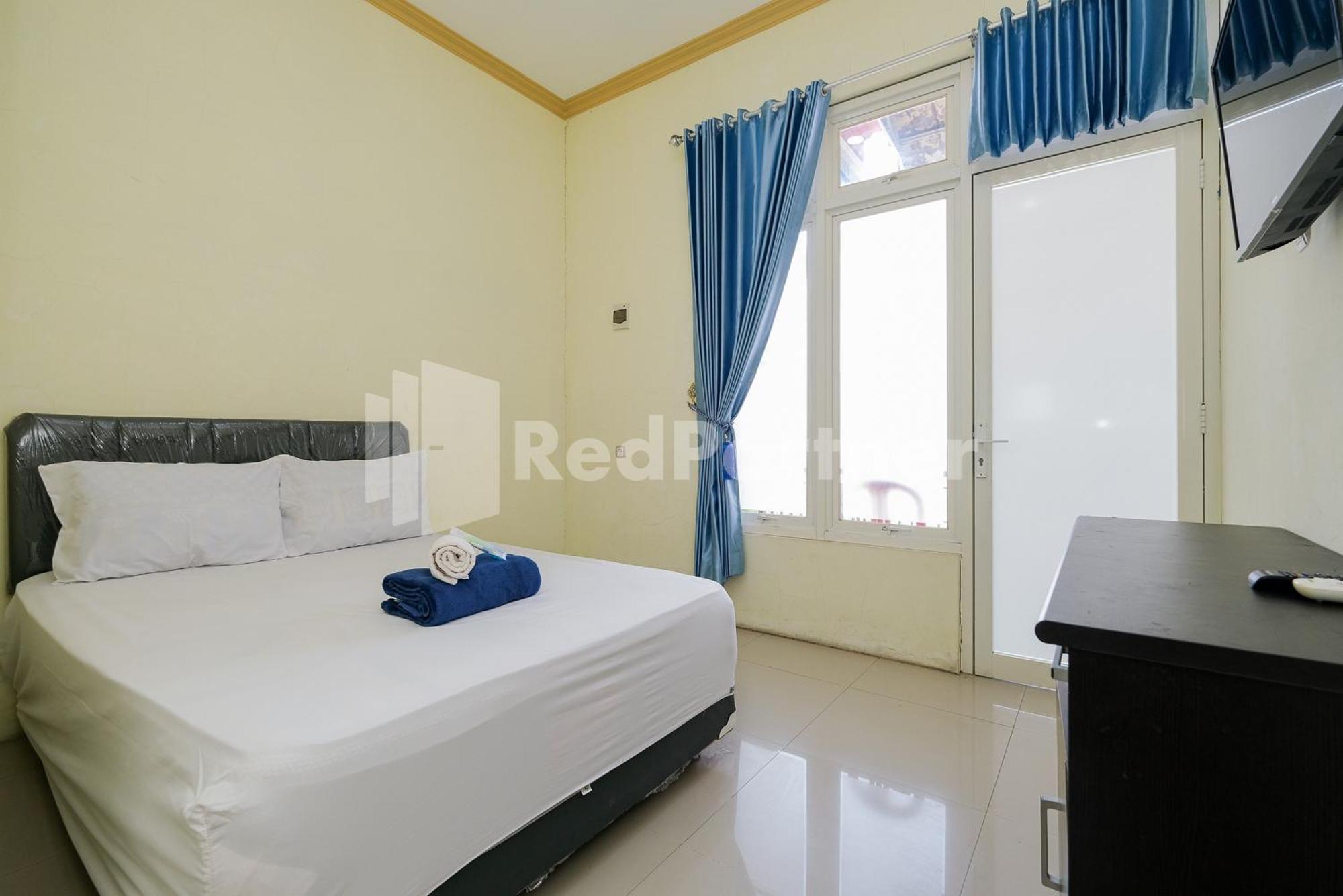 Grand Kencana Guesthouse Syariah Near Wisata Bahari Lamongan Paciran Zewnętrze zdjęcie